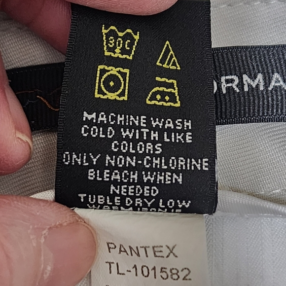 Greg Norman Shorts Men's 36 Cream Beige Golf Chino Pleated - Picture 9 of 9